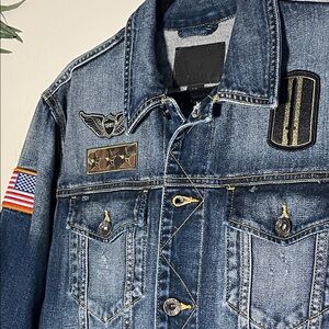 UNISEX GUESS | Premium Embroidered Denim Jacket | Classic Logo Detail | Size L